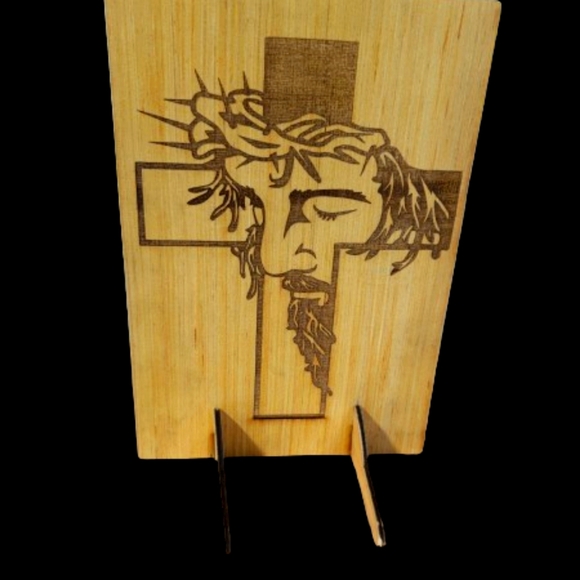 Laser-Cut Wooden Crucifix with Jesus - Picture 1 of 2